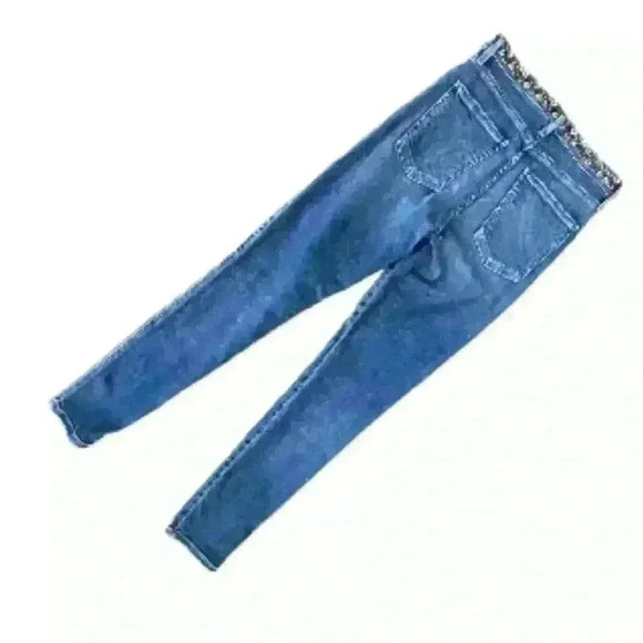 AGOLDE “Roxanne Super Hi Rise Skinny"
Studded Jeans Size 26 Excellent Condition! - Picture 10 of 10